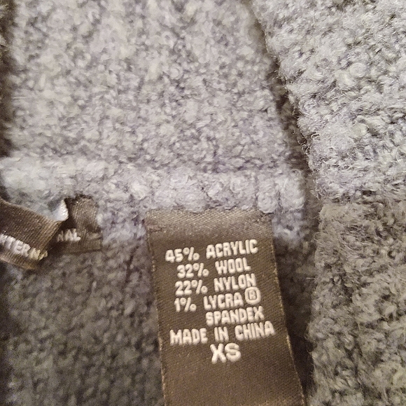 Victoria's Secret Moda International Wool Ruffled Sweater in Forest Green, XS - Picture 4 of 6